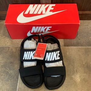 🖤Nike tanjun sandals🖤